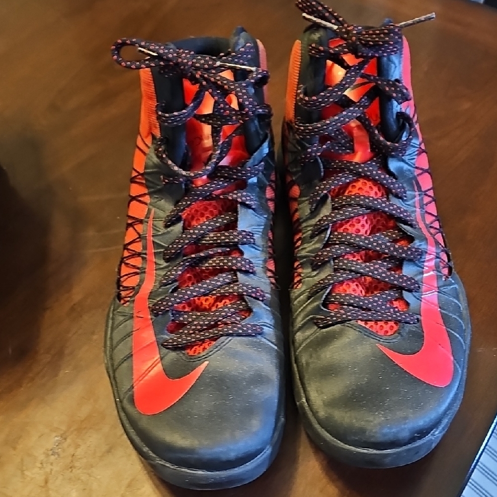 Nike Hyperdunk 2012 Black University Red. Sz11